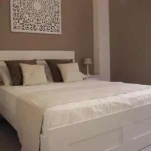 https://rhome-sweet-home-trastevere.it-romehotels.com